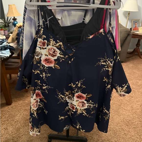 Floral plus size off the shoulder top - Picture 1 of 3